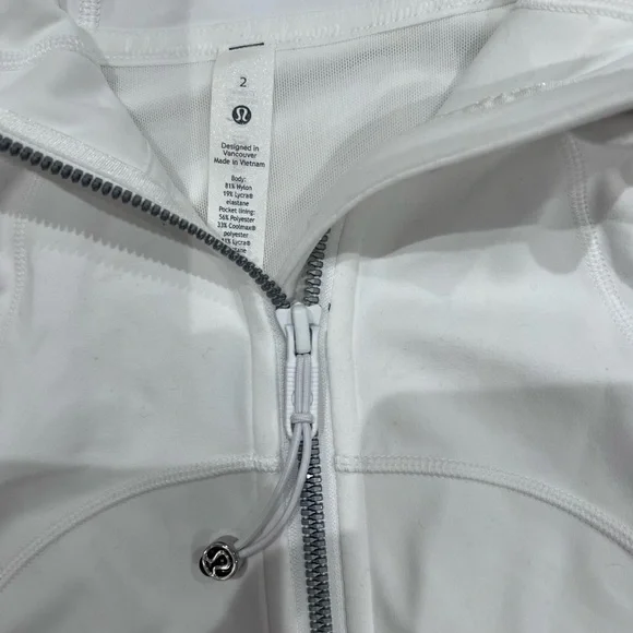 Lululemon Define Hooded Jacket
Nulu - Picture 6 of 7